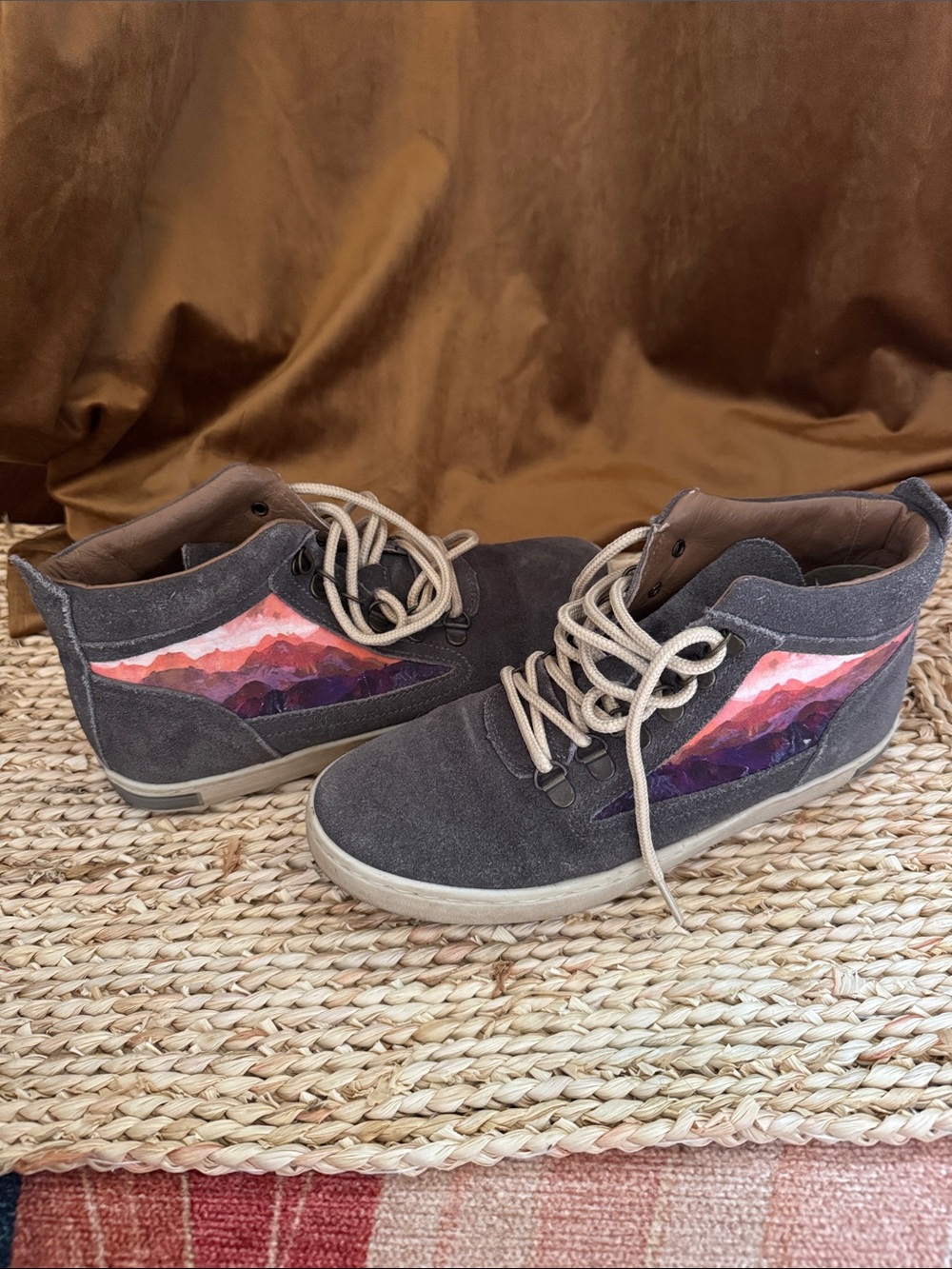 Inkkas High-Top Suede Sneakers with Sunset Mountain Print - Gray/Purple